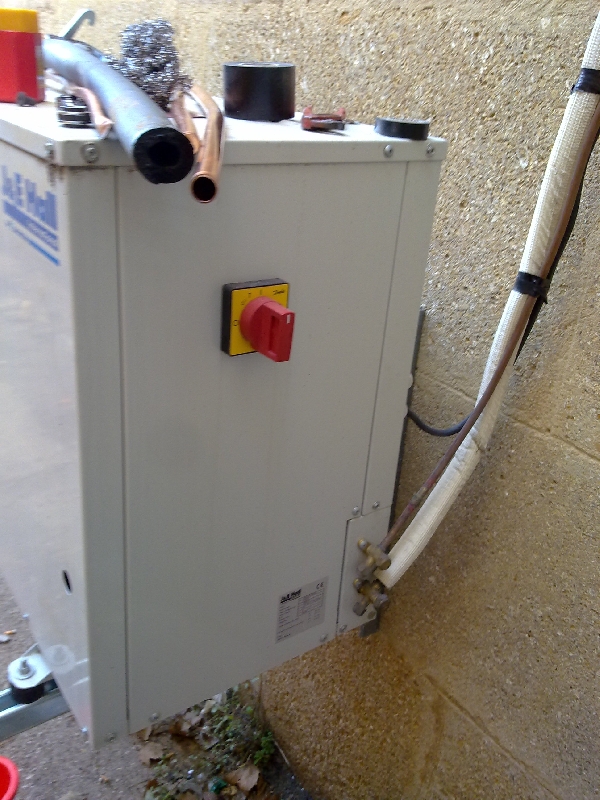 Groupe JM hall by daikin que j'ai monté il y a 4 ans  pour la cellule 1transformé en etagere proposé par marcel11