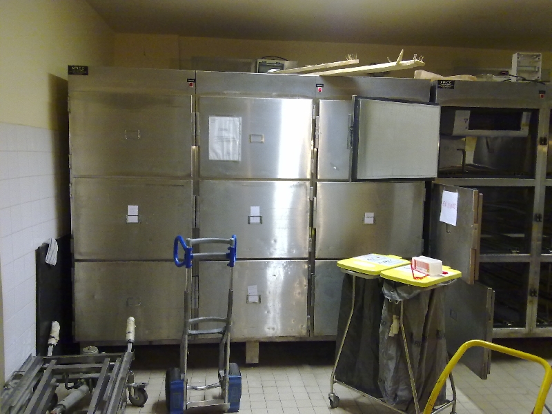 la cellule 1 fermé 9 places operationnel et la cellule ouvertes 2 en cours de reparations proposé par marcel11