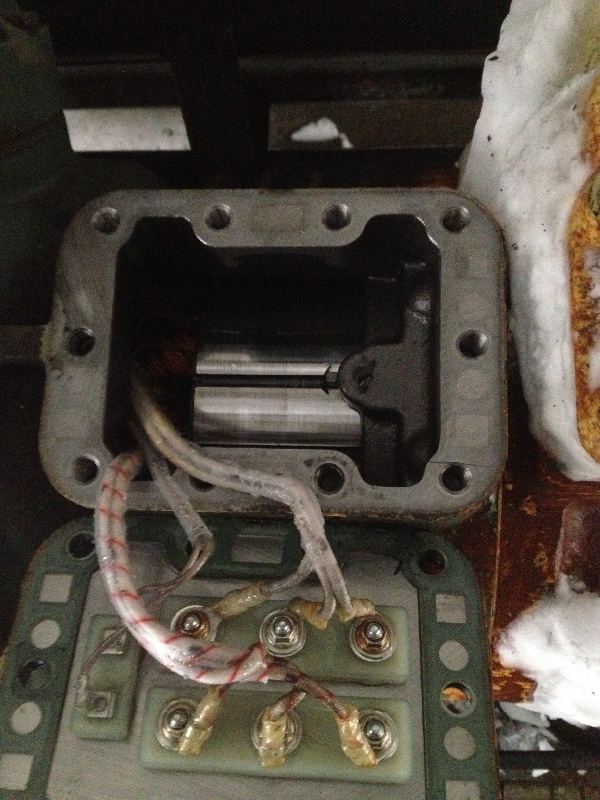 vu de dessus du compresseur bitzer à pistons proposé par jerome44