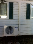 clim remplacer! c'est plus propre, mais quelle galère pour fixer un gr sur les mur en papier de ce mobil home!! proposé par agfroid